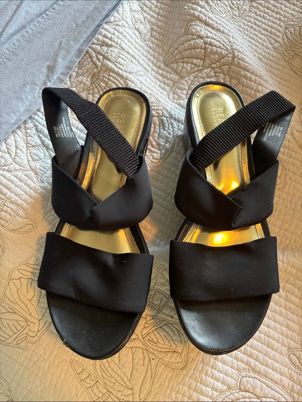 Kenneth Cole Reaction Black Sandals with Gold Insole Accent
